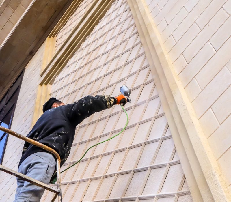 work-height-painting-height-vertical-worker-painting-facade-extreme-painting-hazardous-work-extreme-house-painter-painting-facade-min